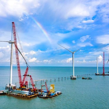 Construction and installation on the sea of Dong Hai 1 - Tra Vinh wind power project